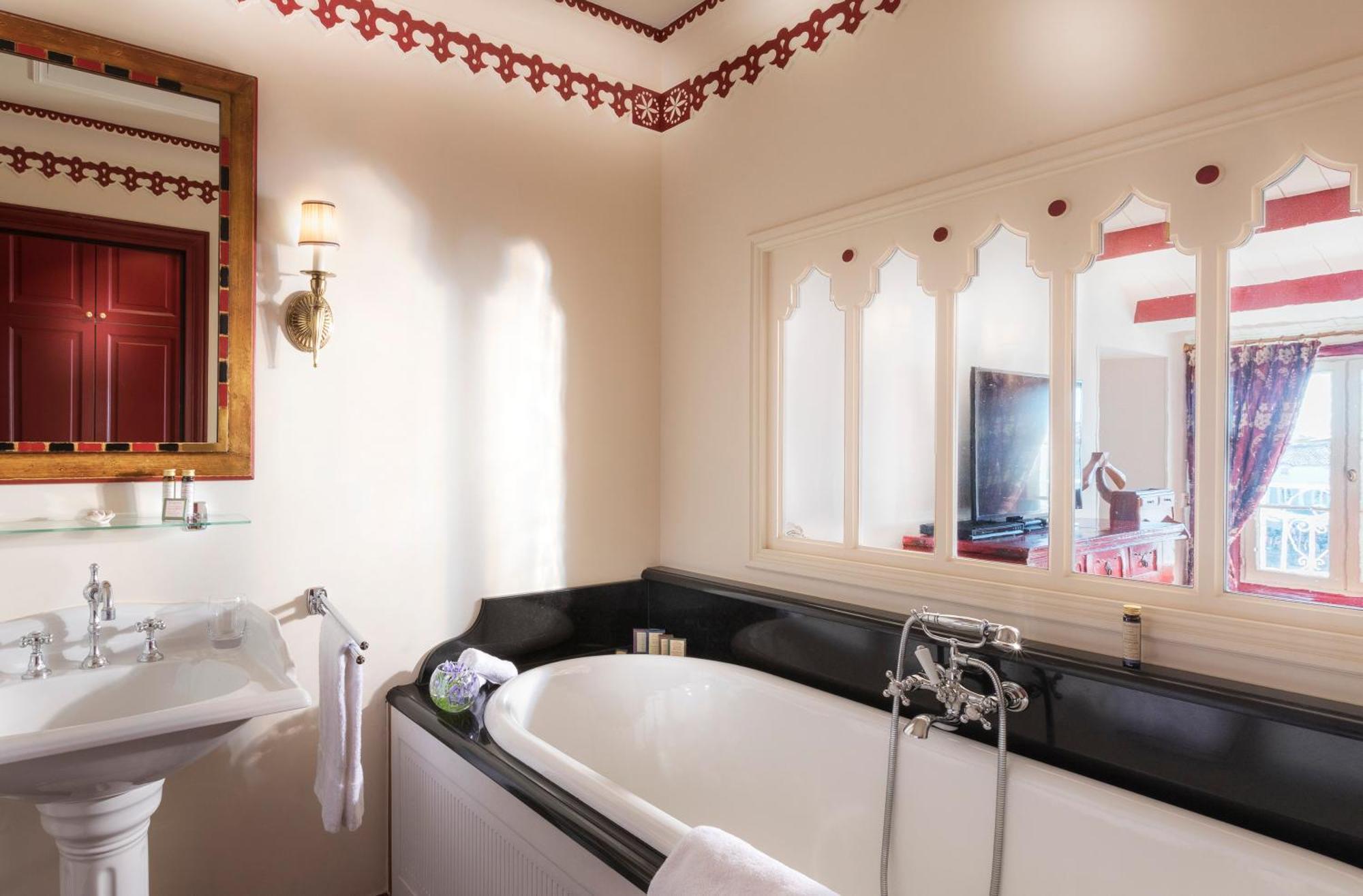 Hotel De Toiras Saint-Martin-de-Re Bilik gambar
